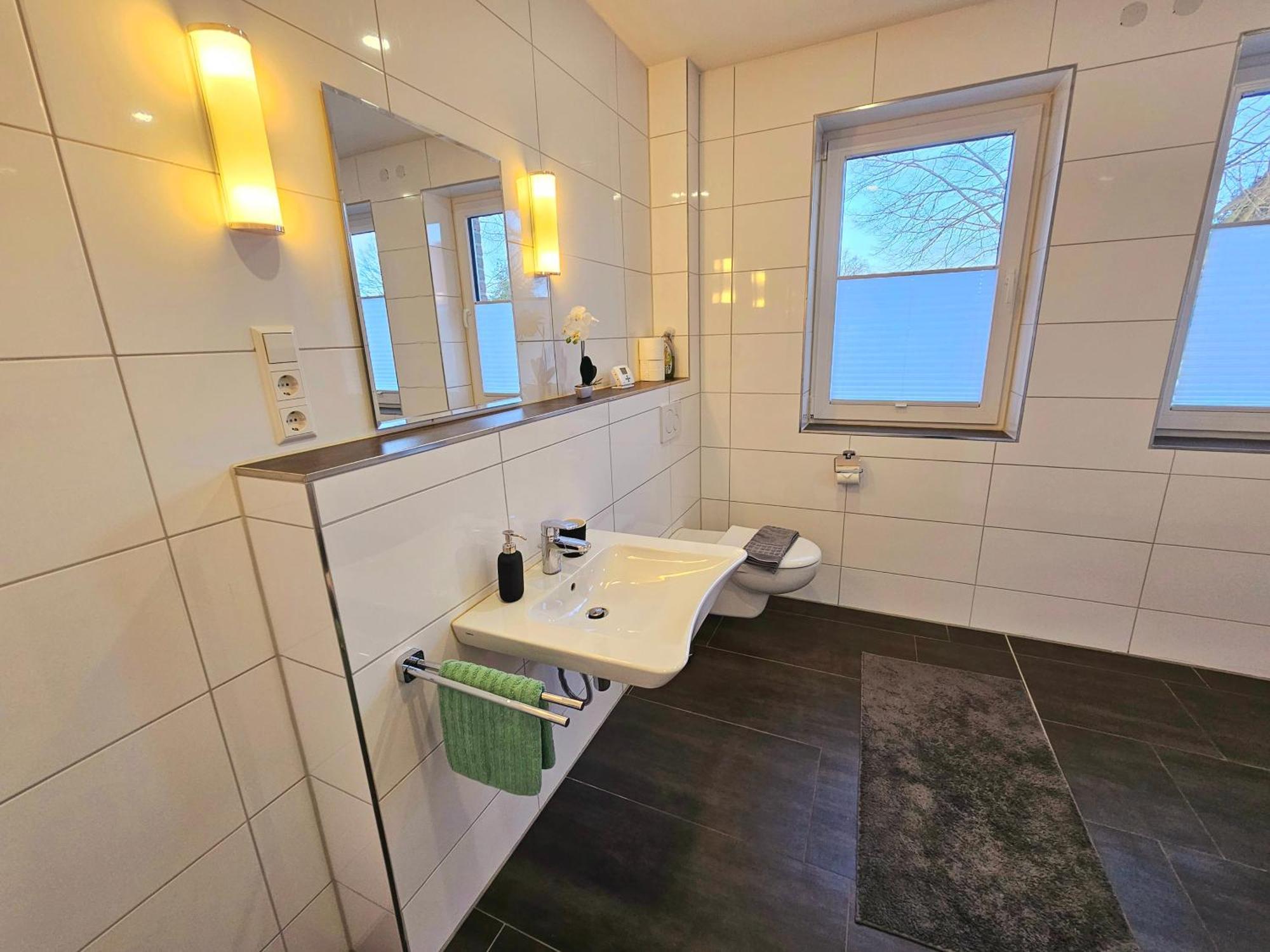 Exklusive Ferienwohnung In Lingen Holthausen 2Zim, 2Badez,Kueche,Balkon,Waschmaschine Bagian luar foto